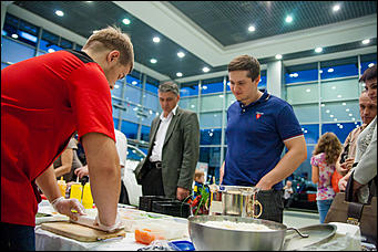 11 сентябрь 2015 г., Барнаул   Автоцентр АНТ провел презентацию нового поколения Mitsubishi L200