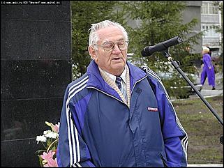    Открытие памятника В. Высоцкому