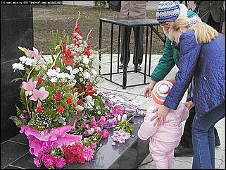    Открытие памятника В. Высоцкому