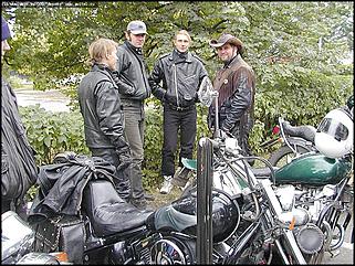    Выставка транспорта и средств спасения