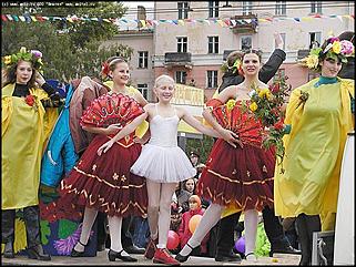   Карнавальное шествие