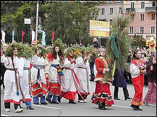    Карнавальное шествие