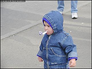    Город празднует