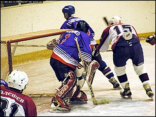    В повторном матче "Мотора" и "Южного Урала" победу одержали гости