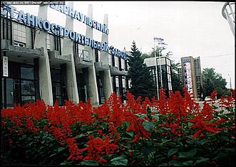    Октябрьскому району 65 лет