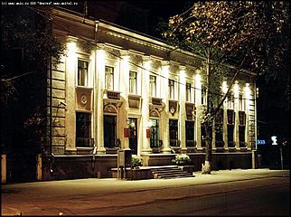    Октябрьскому району 65 лет