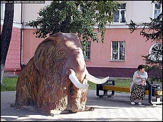    Октябрьскому району 65 лет