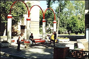    Октябрьскому району 65 лет