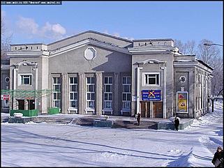    Октябрьскому району 65 лет