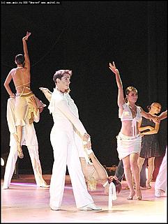    Октябрьскому району 65 лет