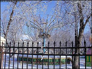    Октябрьскому району 65 лет