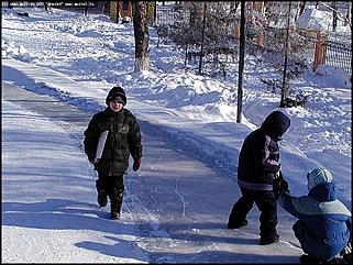    Октябрьскому району 65 лет