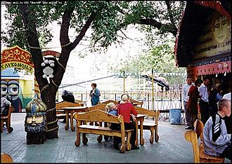    Октябрьскому району 65 лет