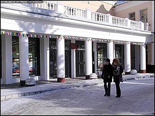    Октябрьскому району 65 лет