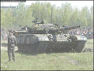    Показательные выступления бронетанковой техники и авиашоу