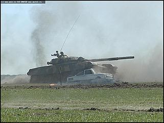    Показательные выступления бронетанковой техники и авиашоу