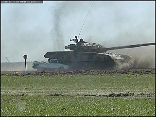    Показательные выступления бронетанковой техники и авиашоу