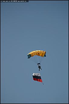    Показательные выступления бронетанковой техники и авиашоу