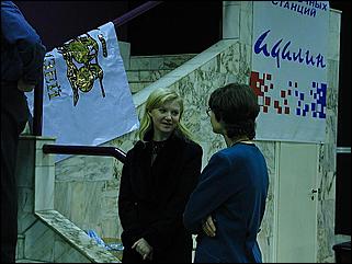    "Федерация бильярдного спорта края проводит командный турнир по американскому пулу между информационными спонсорами федерации."