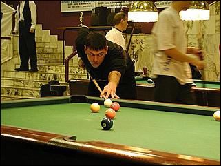    "Федерация бильярдного спорта края проводит командный турнир по американскому пулу между информационными спонсорами федерации."