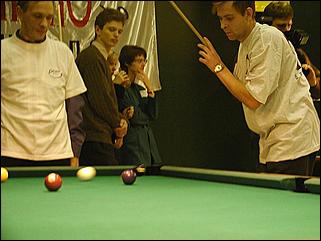    "Федерация бильярдного спорта края проводит командный турнир по американскому пулу между информационными спонсорами федерации."