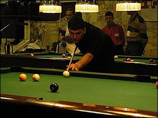    "Федерация бильярдного спорта края проводит командный турнир по американскому пулу между информационными спонсорами федерации."