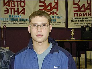    "Федерация бильярдного спорта края проводит командный турнир по американскому пулу между информационными спонсорами федерации."