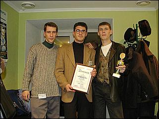    "Федерация бильярдного спорта края проводит командный турнир по американскому пулу между информационными спонсорами федерации."