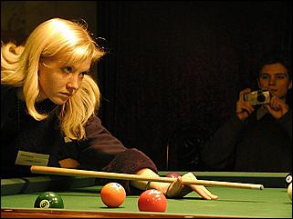    "Федерация бильярдного спорта края проводит командный турнир по американскому пулу между информационными спонсорами федерации."