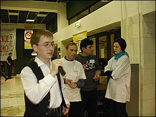    "Федерация бильярдного спорта края проводит командный турнир по американскому пулу между информационными спонсорами федерации."