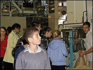    Экскурсия школьников на "Алмак"