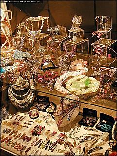    "Индустрия красоты" и "Индустрия моды"