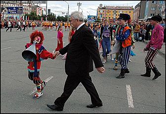    Карнавальное шествие "Радужная симфония"