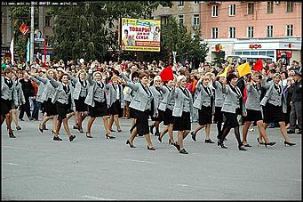    Карнавальное шествие "Радужная симфония"