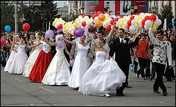    Карнавальное шествие "Радужная симфония"