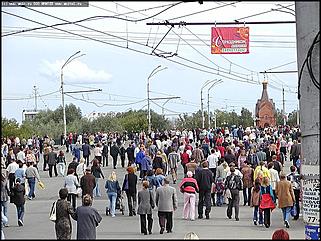    Барнаул празднующий