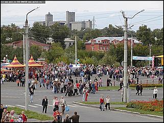    Барнаул празднующий