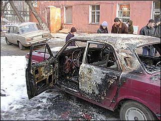    Сгорела машина ДПС.