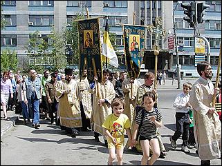    "Крестный ход в честь Николая Чудотворца"