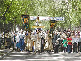    "Крестный ход в честь Николая Чудотворца"