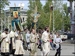    "Крестный ход в честь Николая Чудотворца"