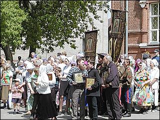    "Крестный ход в честь Николая Чудотворца"