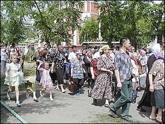    "Крестный ход в честь Николая Чудотворца"