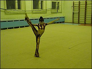    "Соревнования по художественной гимнастике ДЮСШ Барнаула /24-25.12.2001/"