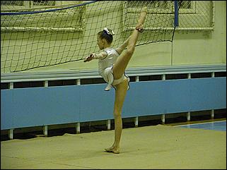    "Соревнования по художественной гимнастике ДЮСШ Барнаула /24-25.12.2001/"