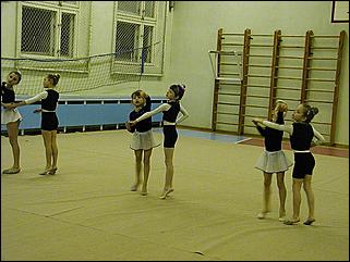    "Соревнования по художественной гимнастике ДЮСШ Барнаула /24-25.12.2001/"