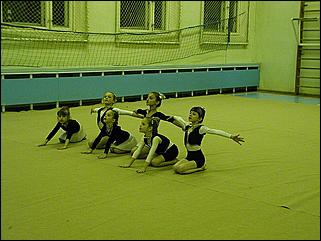    "Соревнования по художественной гимнастике ДЮСШ Барнаула /24-25.12.2001/"