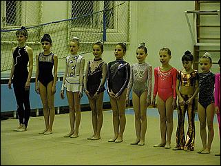    "Соревнования по художественной гимнастике ДЮСШ Барнаула /24-25.12.2001/"