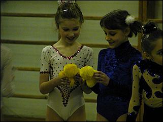    "Соревнования по художественной гимнастике ДЮСШ Барнаула /24-25.12.2001/"