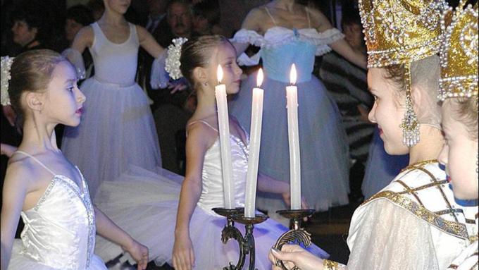    Пресс-ассамблея: лауреаты губернаторской премии за лучшие творческие работы журналистов в 2002 году